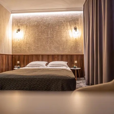 Forum Sport Palace Hotel 2*